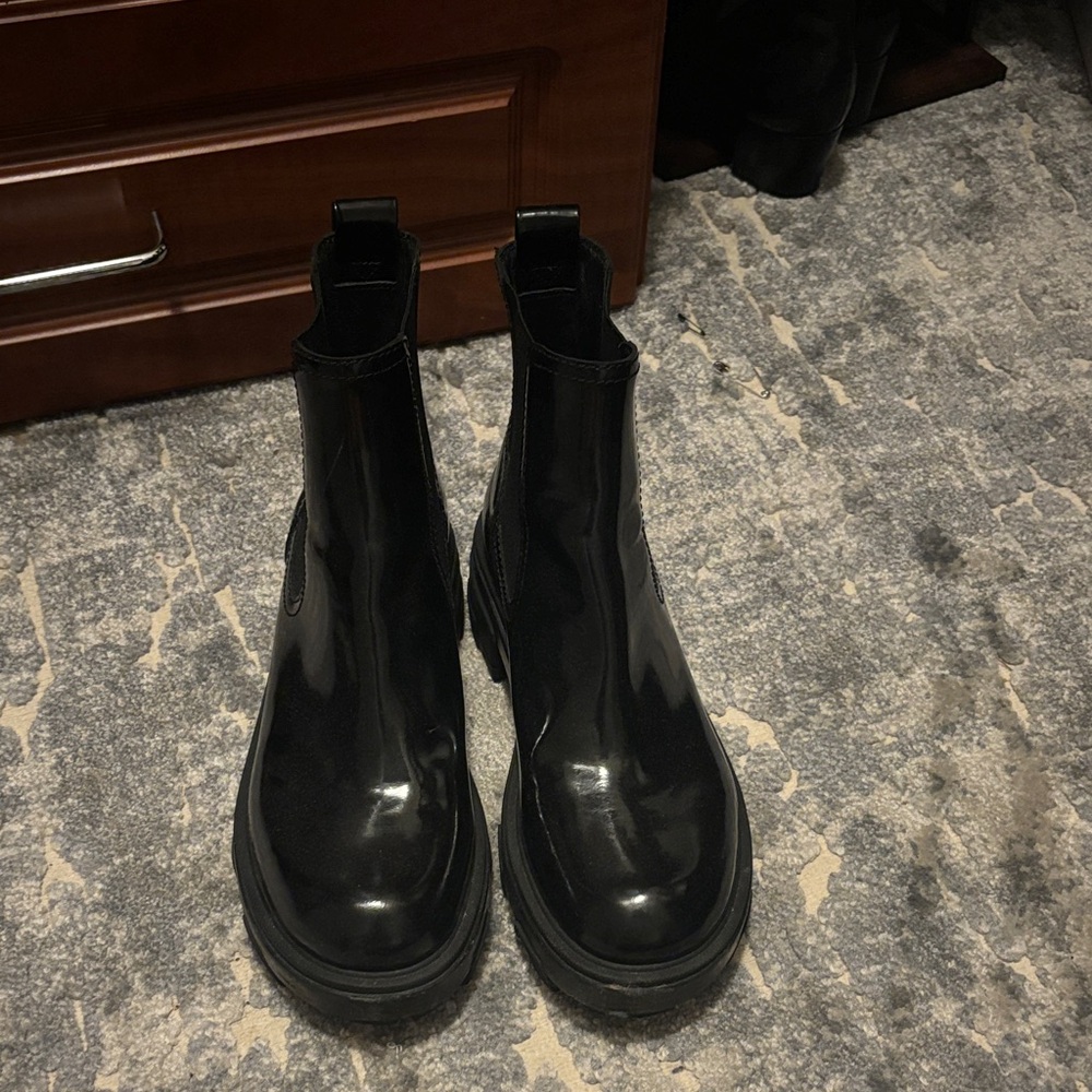 Rag & bone Black Glossy Ankle Boots Chelsea style